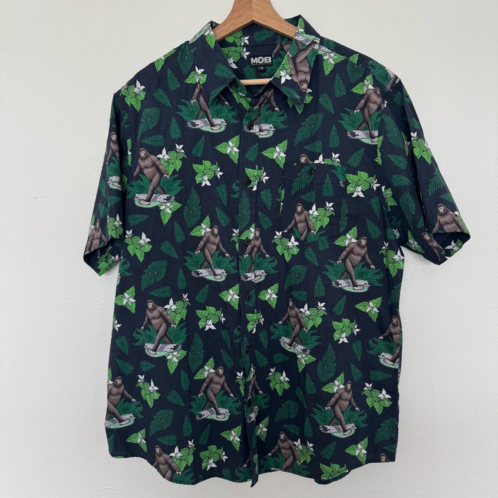 Middle Of Beyond Shirt Mens XL BigFoot AOP Outdoor Short Sleeve Button Up MOB